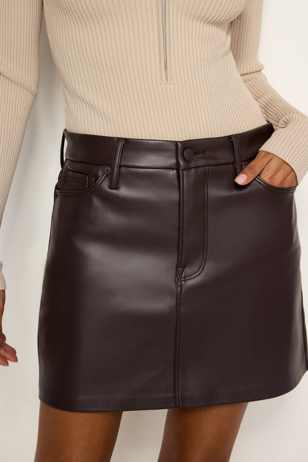 Good American Faux Leather Mini Skirt in Bark