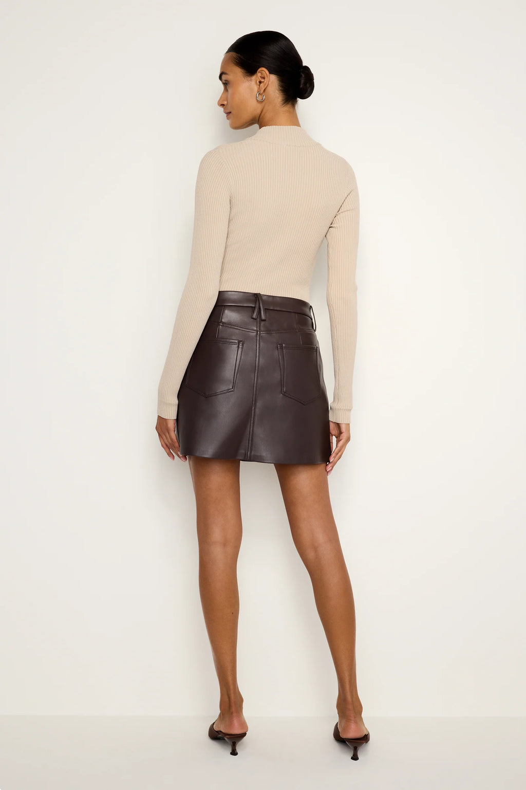 Good American Faux Leather Mini Skirt in Bark