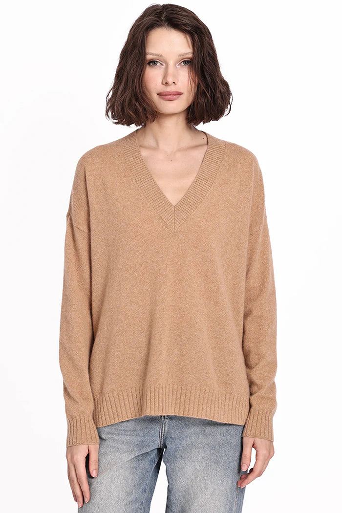Minnie Rose Cashmere Long and Lean V Neck Camel