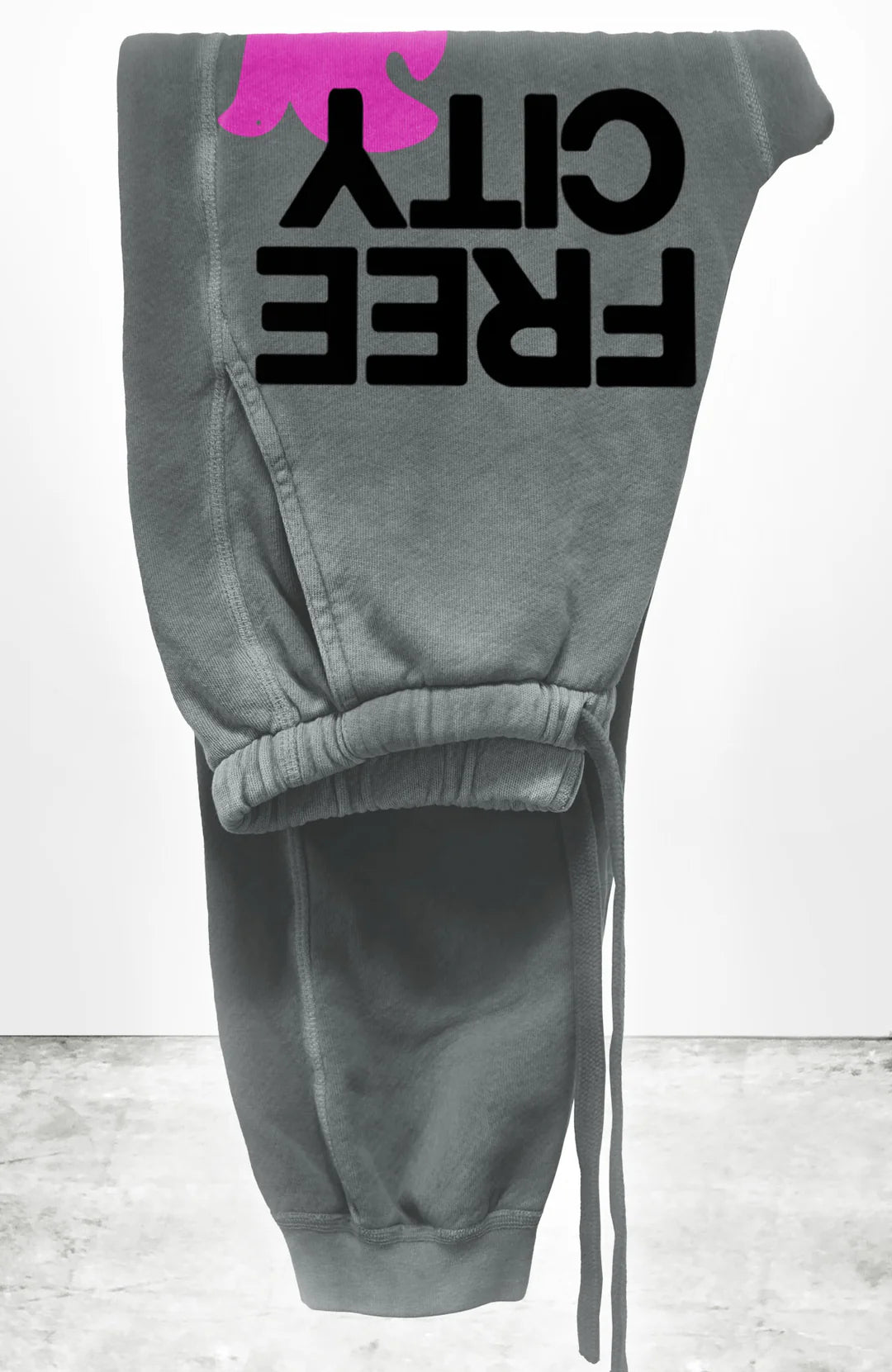 FREE CITY FREECITYLARGE SUNFADES Pocket Sweatpant in GREYART
