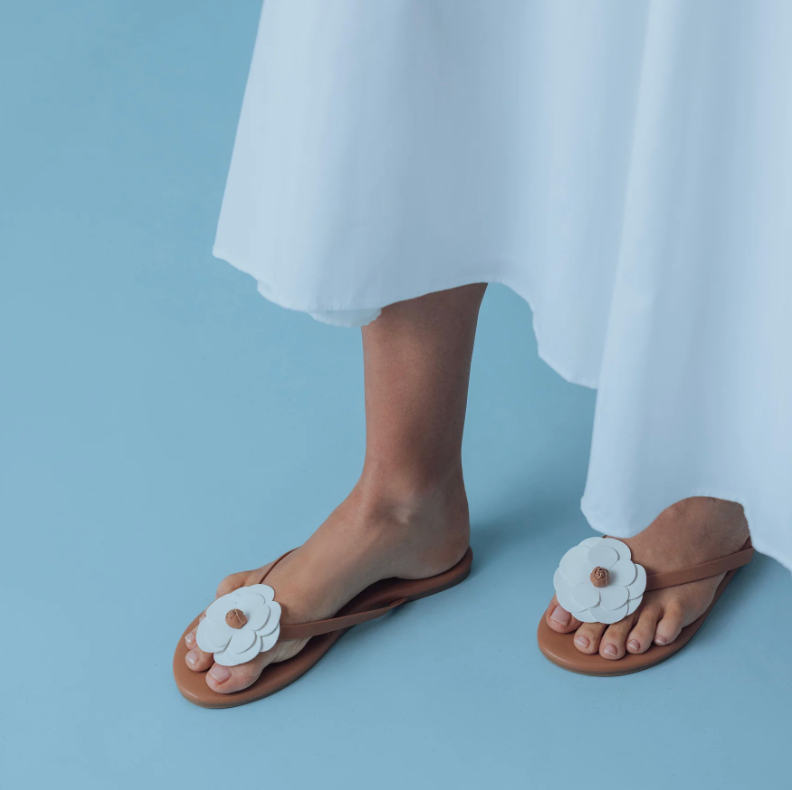 Solei Sea Valentina Flower Sandal Saddle White