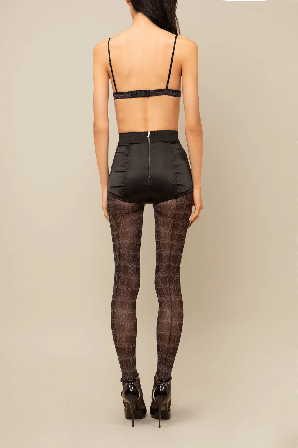 Contessa Mills Tarot TIghts